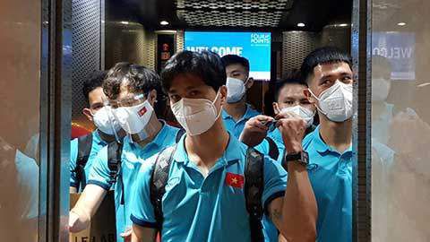 李冰冰饰演的生物学家嘉展现出浓烈的;御姐攻气场，率领大家在史前生物的追杀中一路逃亡